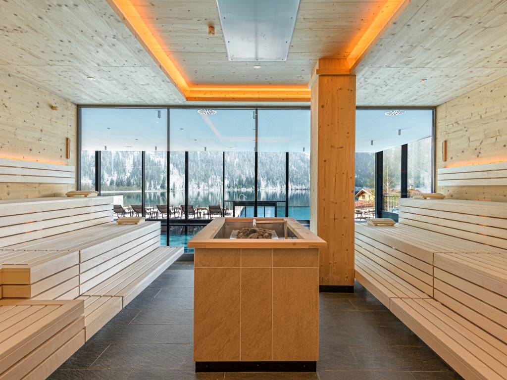 Sauna mit Seeblick Wellnesshotel haldensee